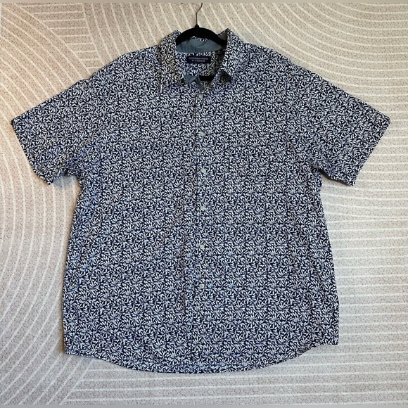 Roundtree & Yorke Blue and White Floral Casual Button Down Shirt Men’s XL - Picture 1 of 6